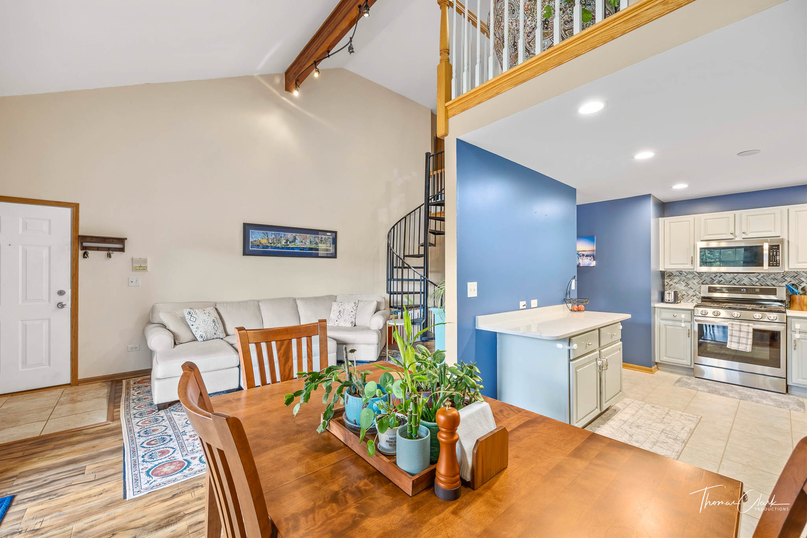 800 Madison Street Unit: 2E