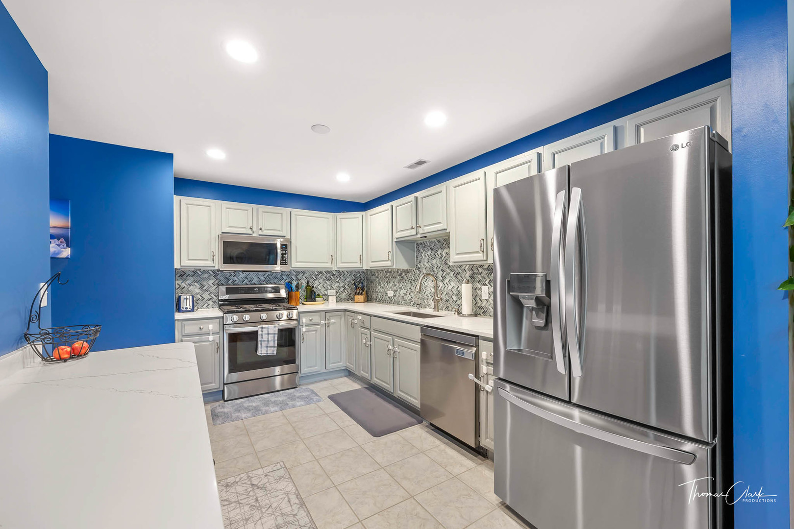 800 Madison Street Unit: 2E