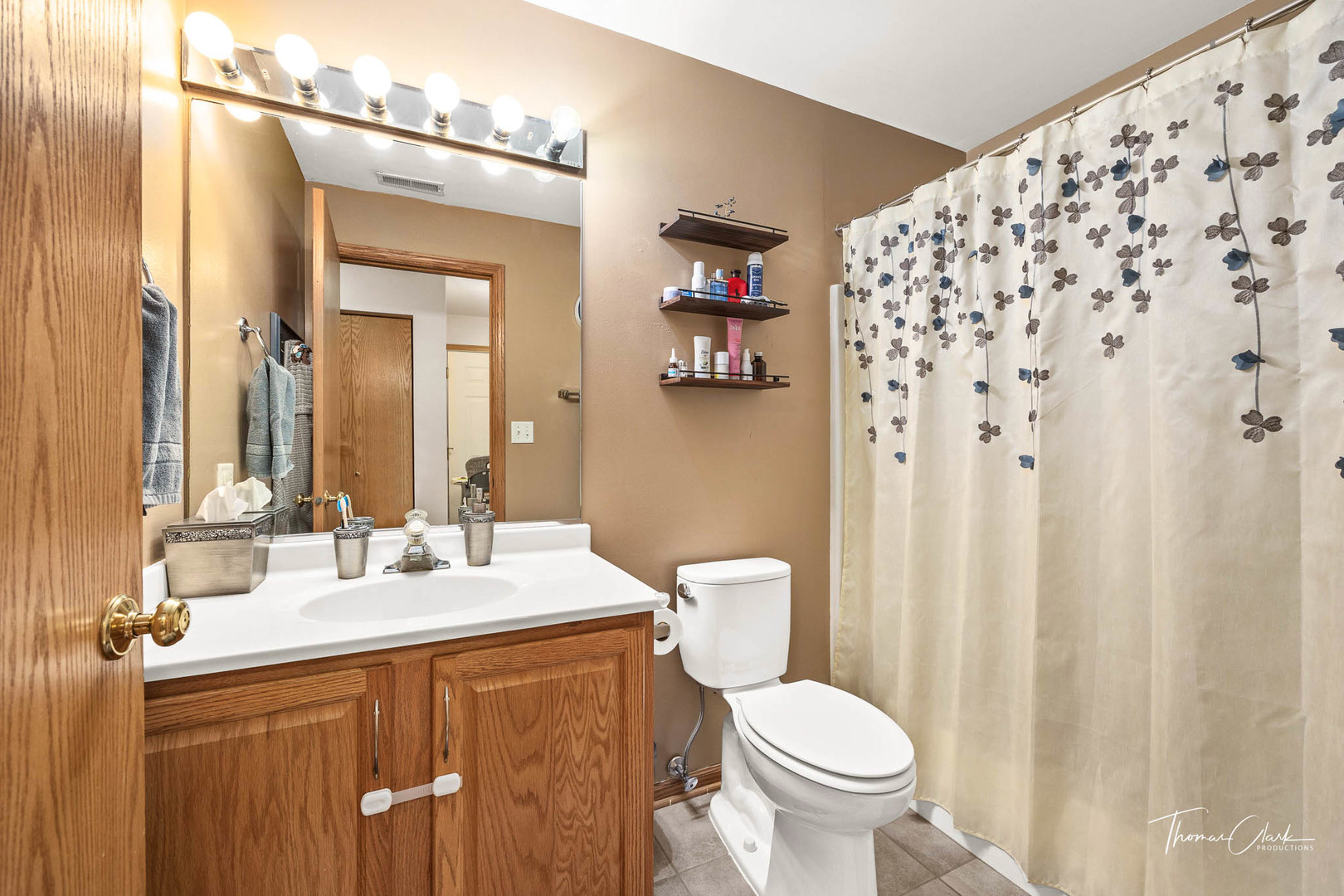 800 Madison Street Unit: 2E