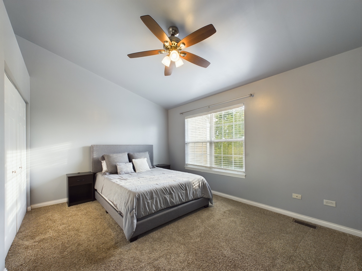 2725 Canyon Drive Unit: 86