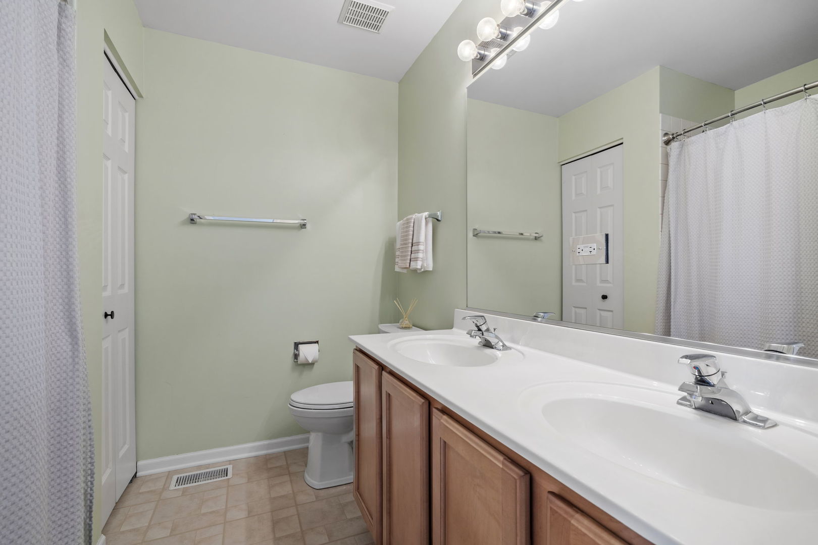 2540 Oneida Lane Unit: 2540