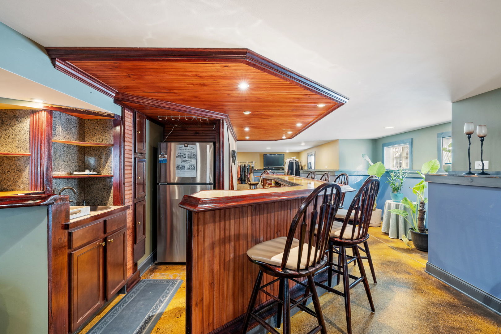 550 S Illinois Avenue