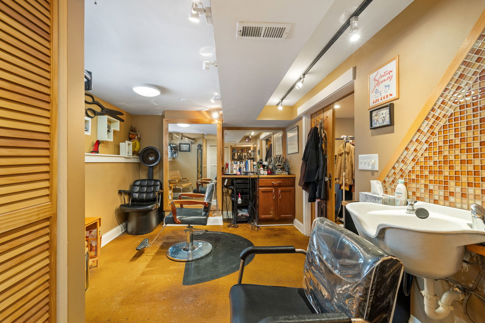 550 S Illinois Avenue