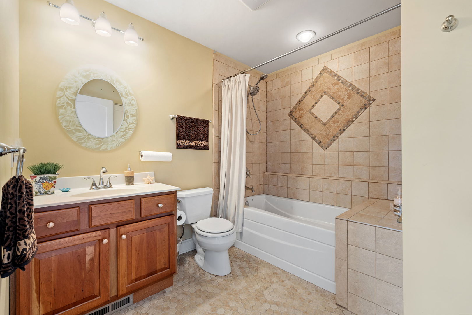 550 S Illinois Avenue