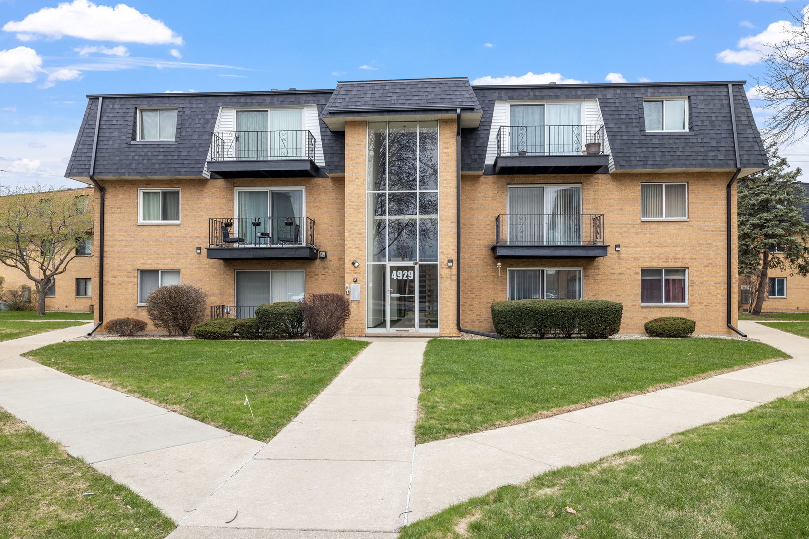 4929 W 109th Street Unit: 302