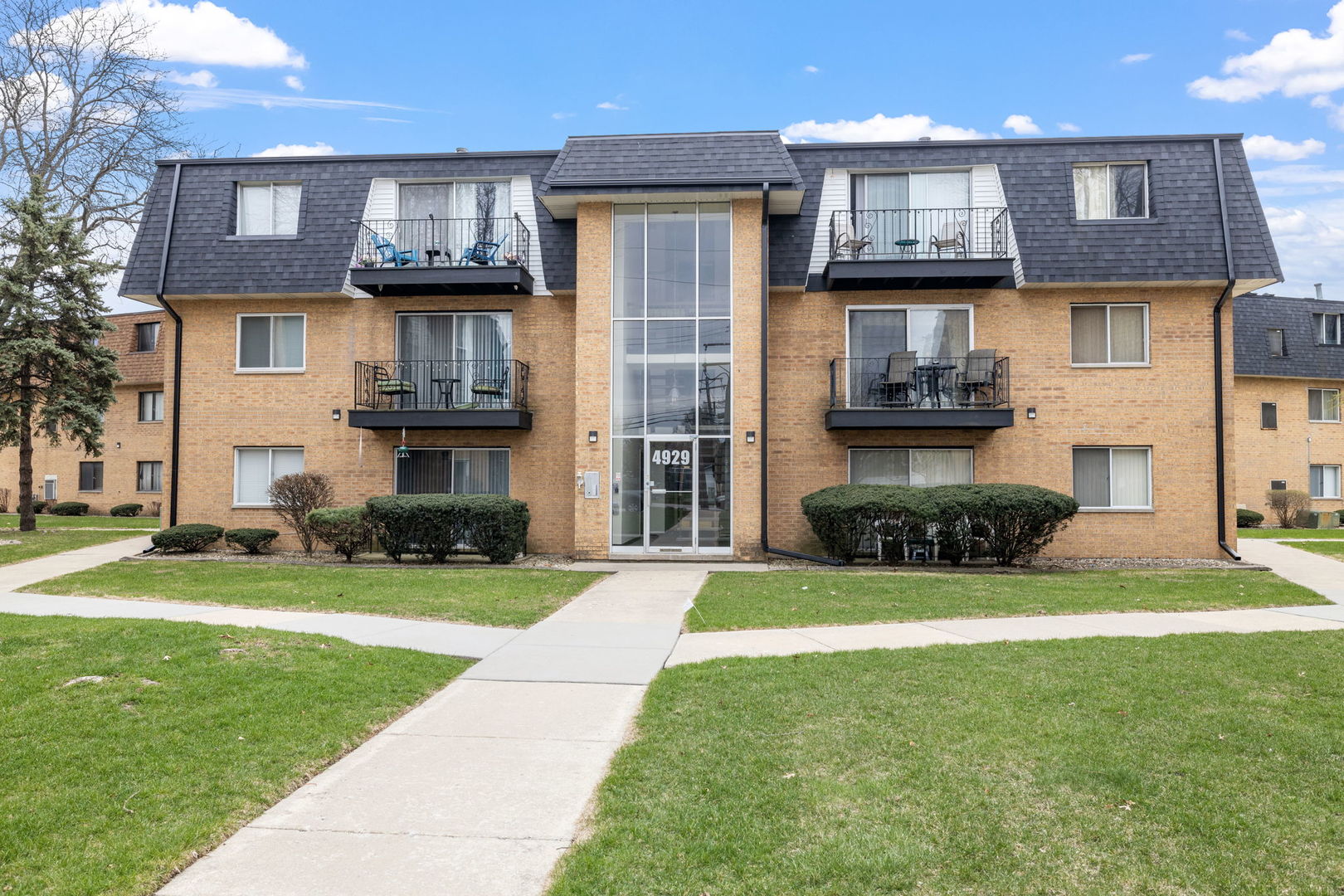 4929 W 109th Street Unit: 302