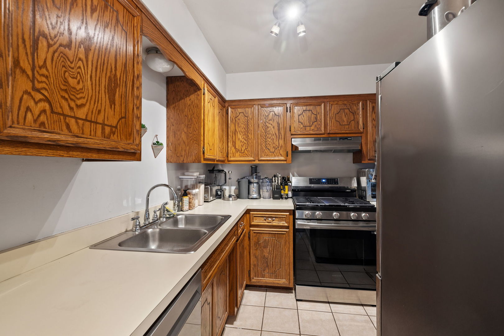 4929 W 109th Street Unit: 302