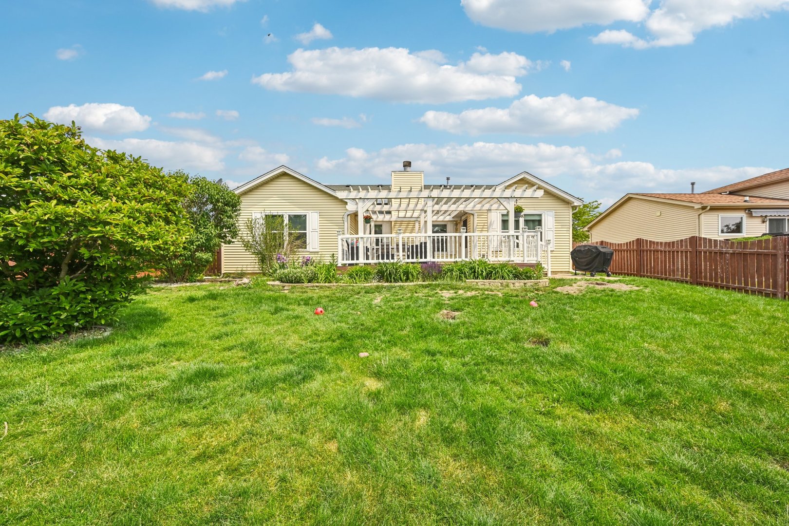 1043 San Mateo Drive