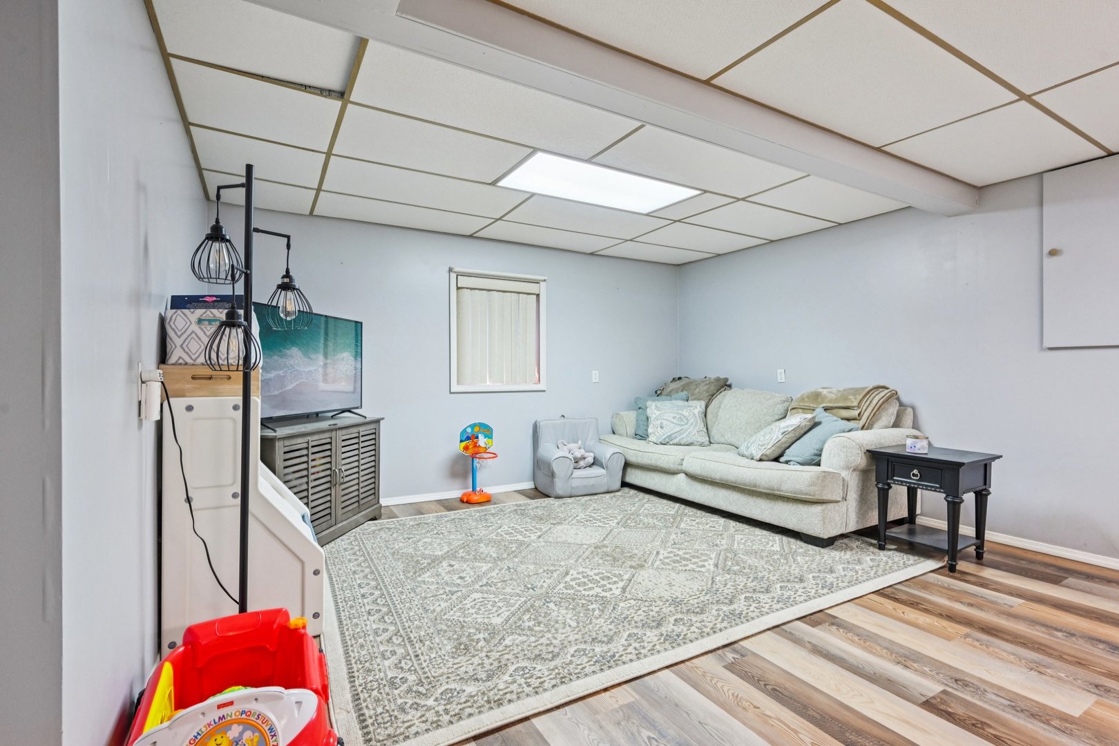 1043 San Mateo Drive