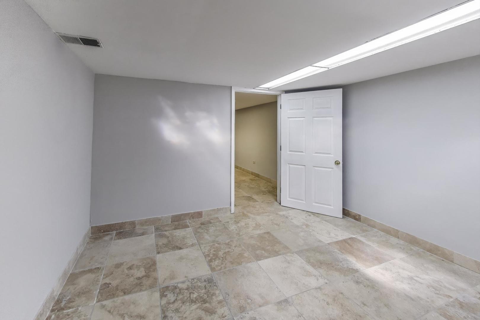 4735 W 122nd Street