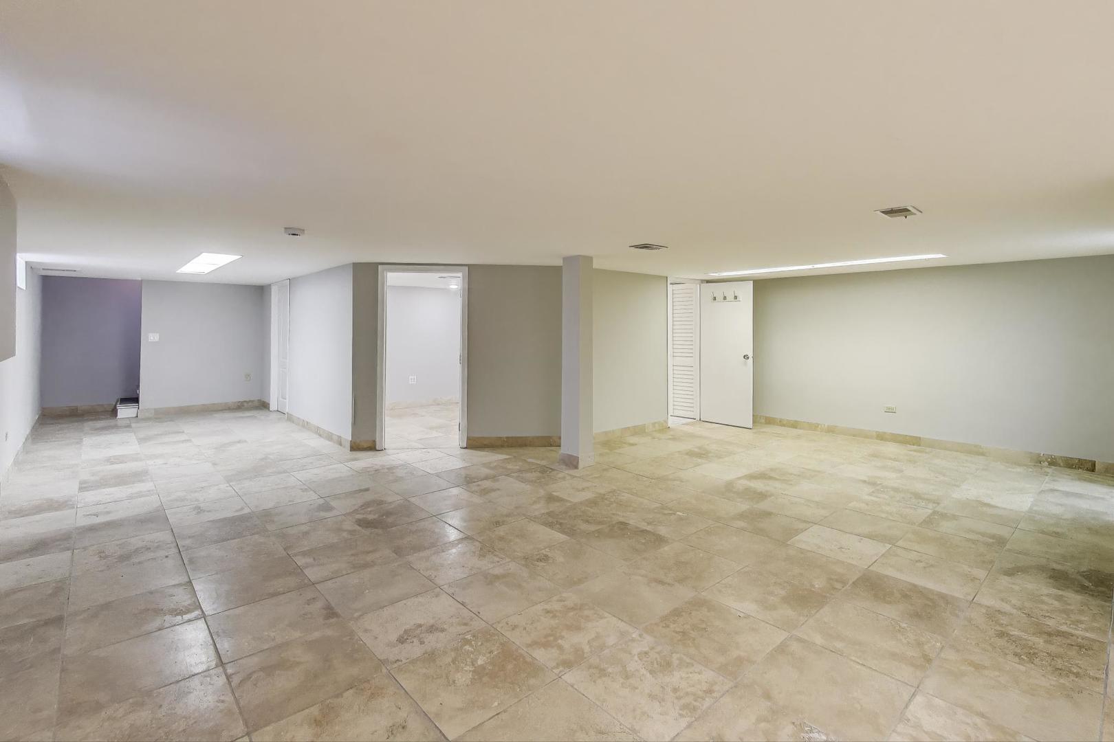 4735 W 122nd Street