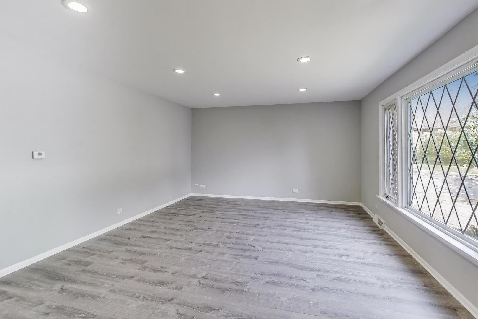 4735 W 122nd Street