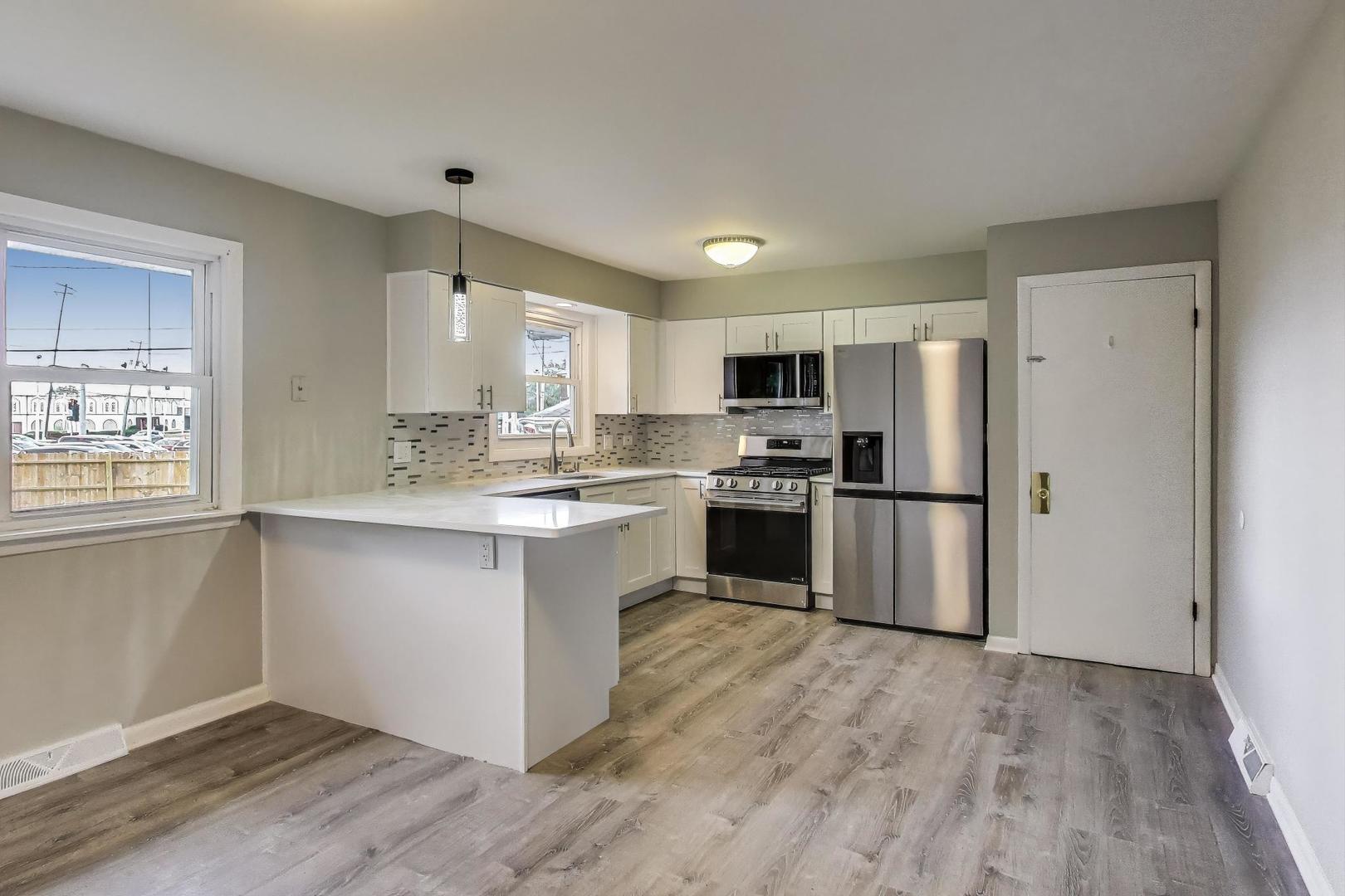 4735 W 122nd Street