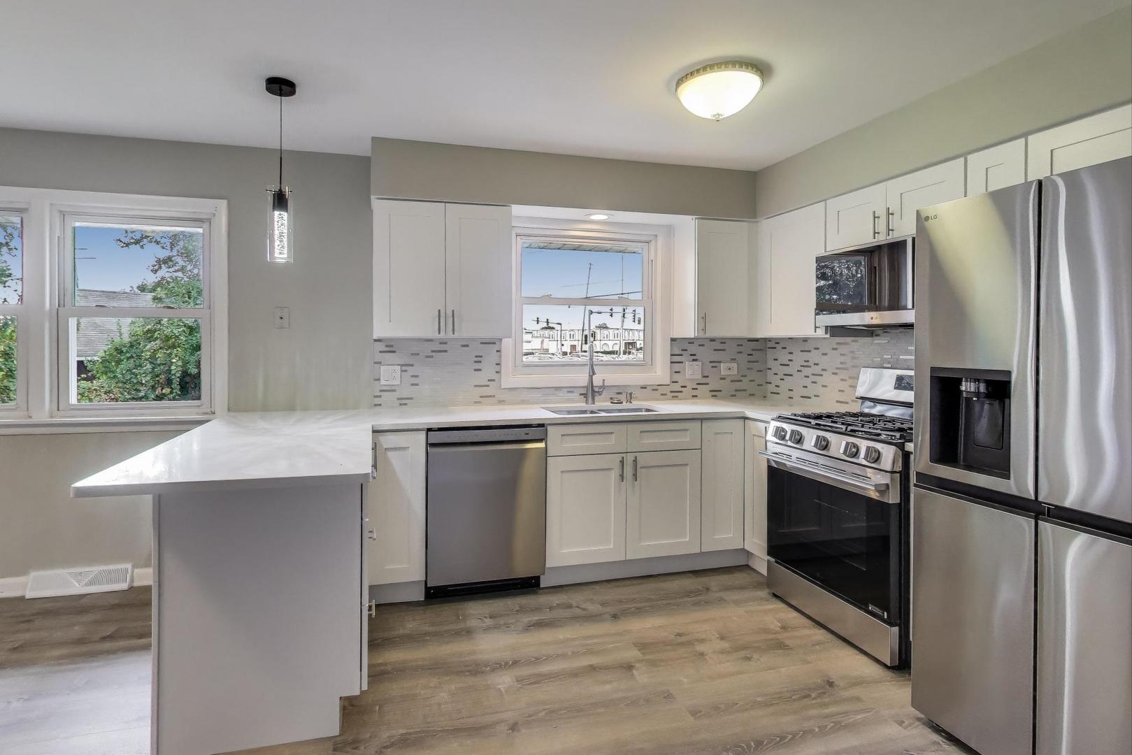 4735 W 122nd Street