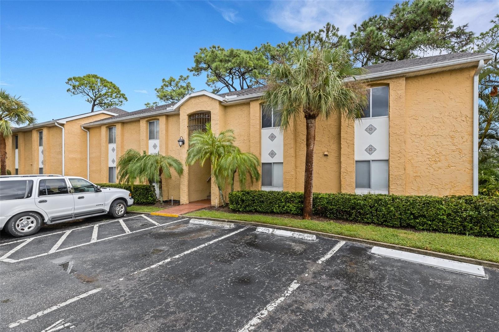 1721 PARAKEET WAY #701