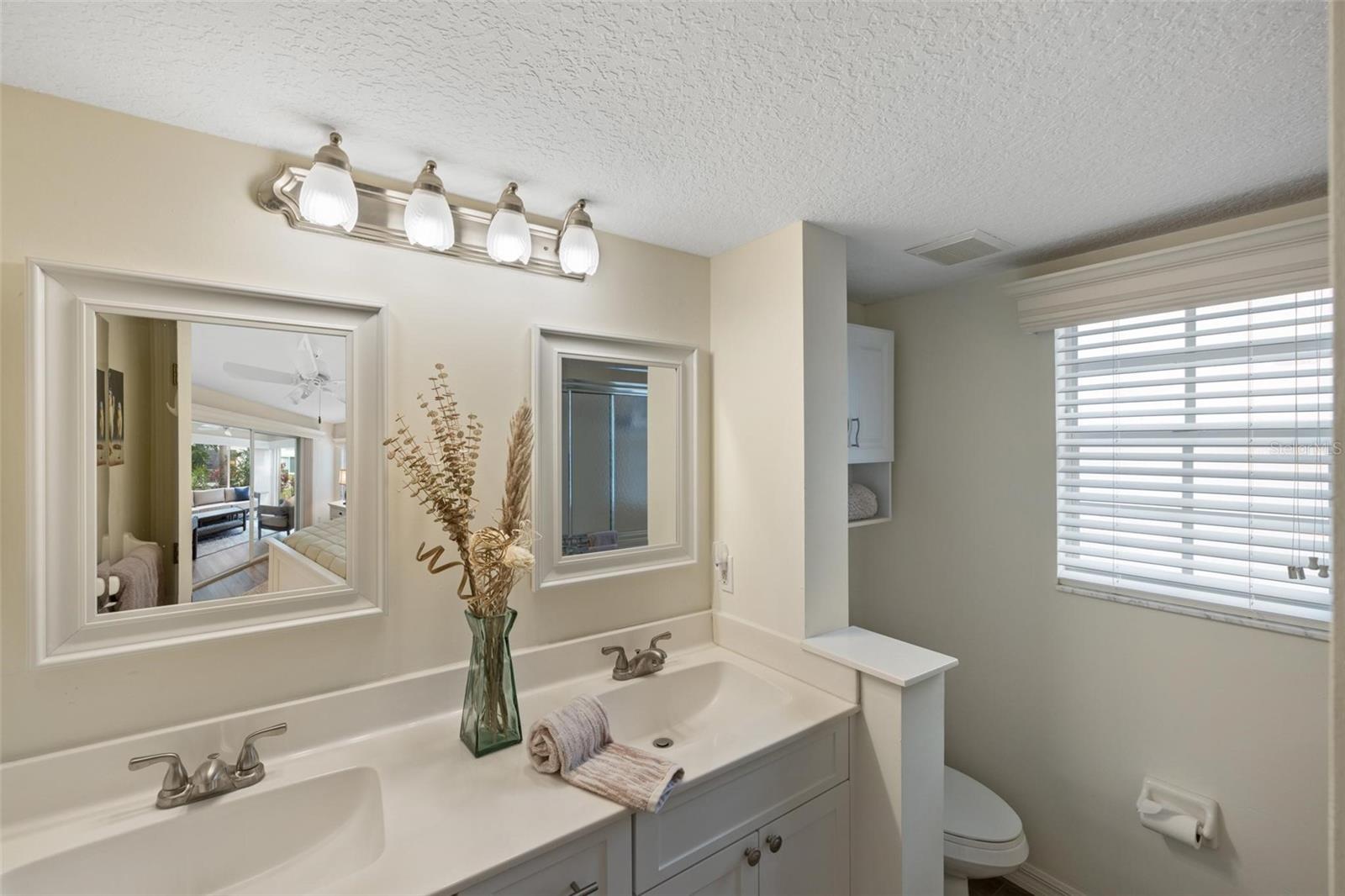 821 MONTROSE DR #104