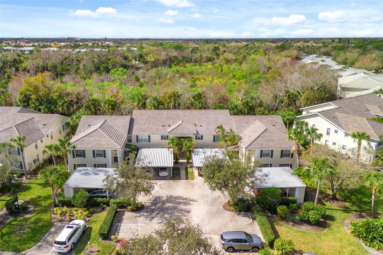 821 MONTROSE DR #104