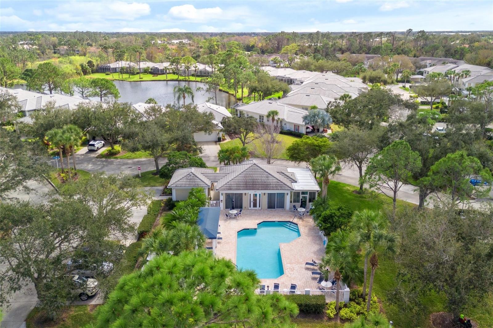 821 MONTROSE DR #104