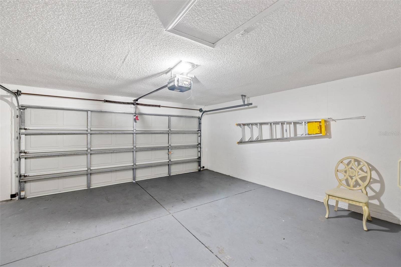 516 WEXFORD DR