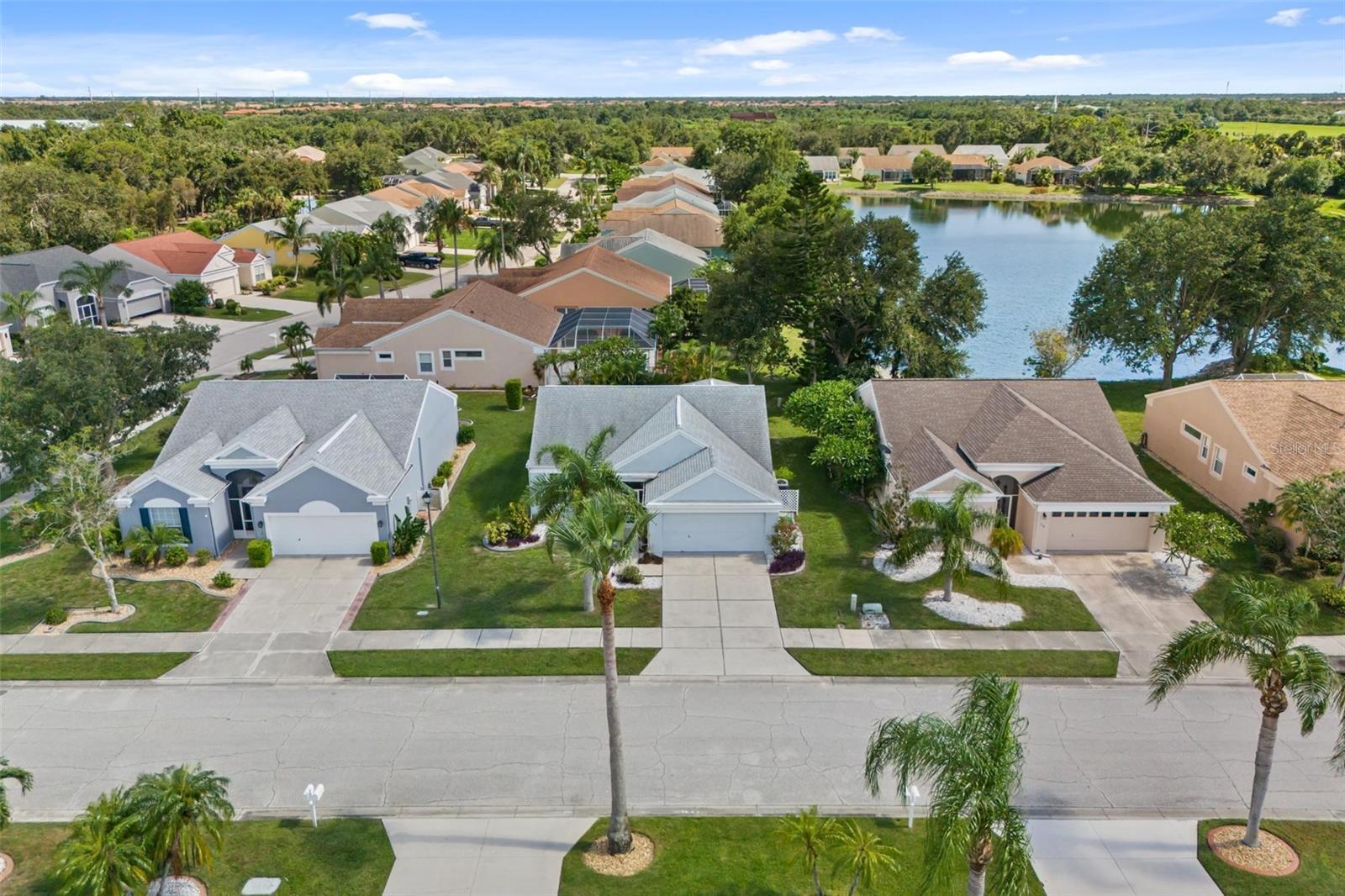 516 WEXFORD DR