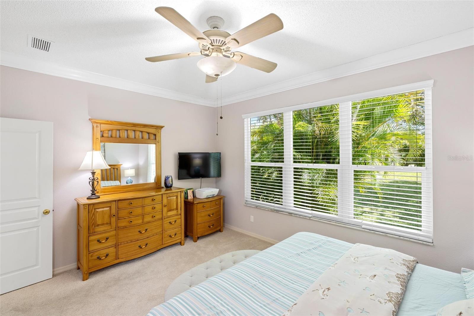 516 WEXFORD DR