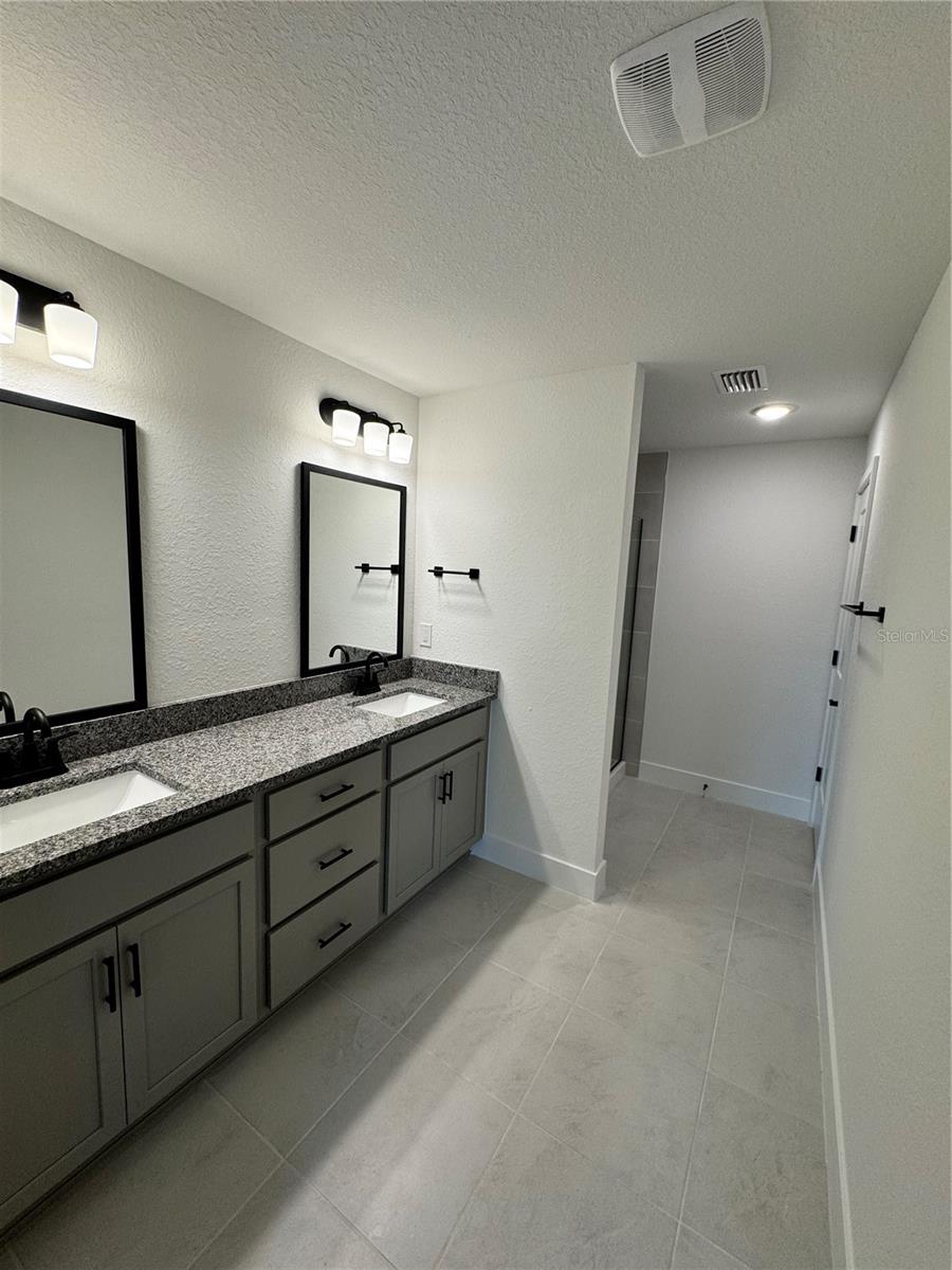 2688 AVERLAND LOOP