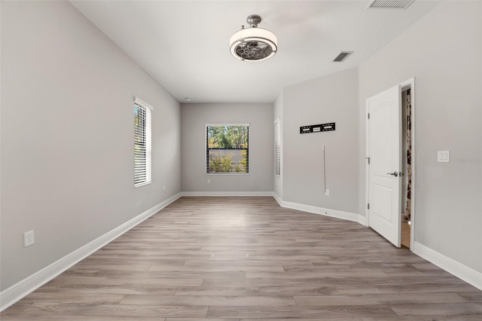 248 BENEDETTO CT