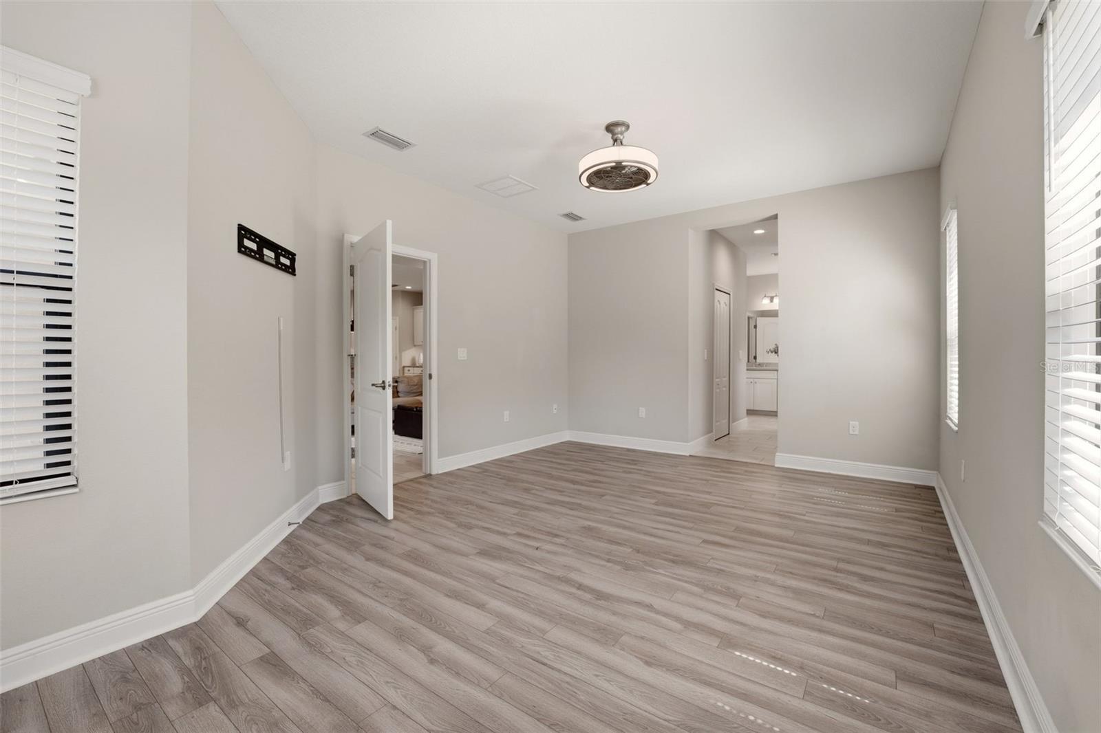 248 BENEDETTO CT