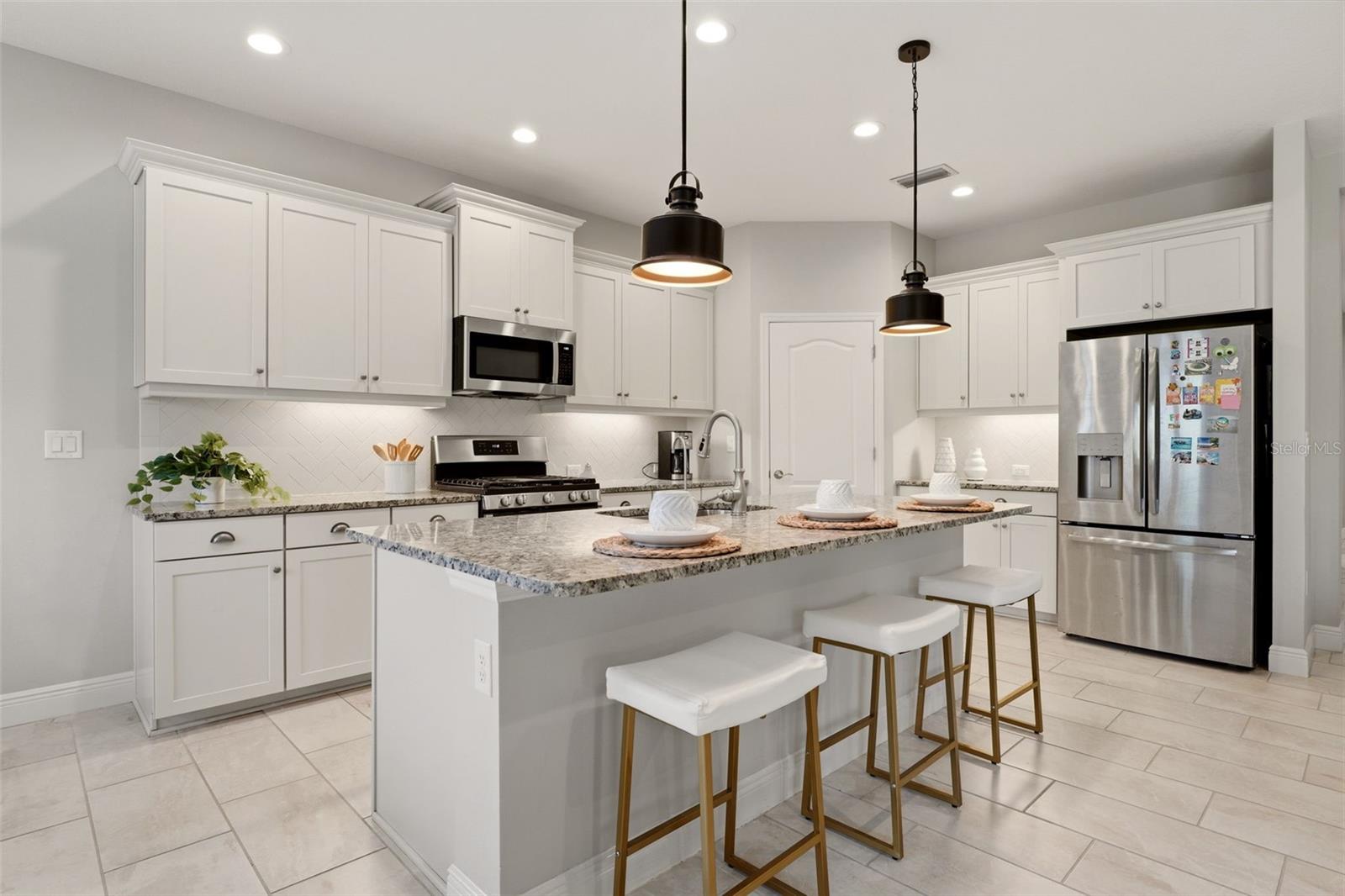 248 BENEDETTO CT