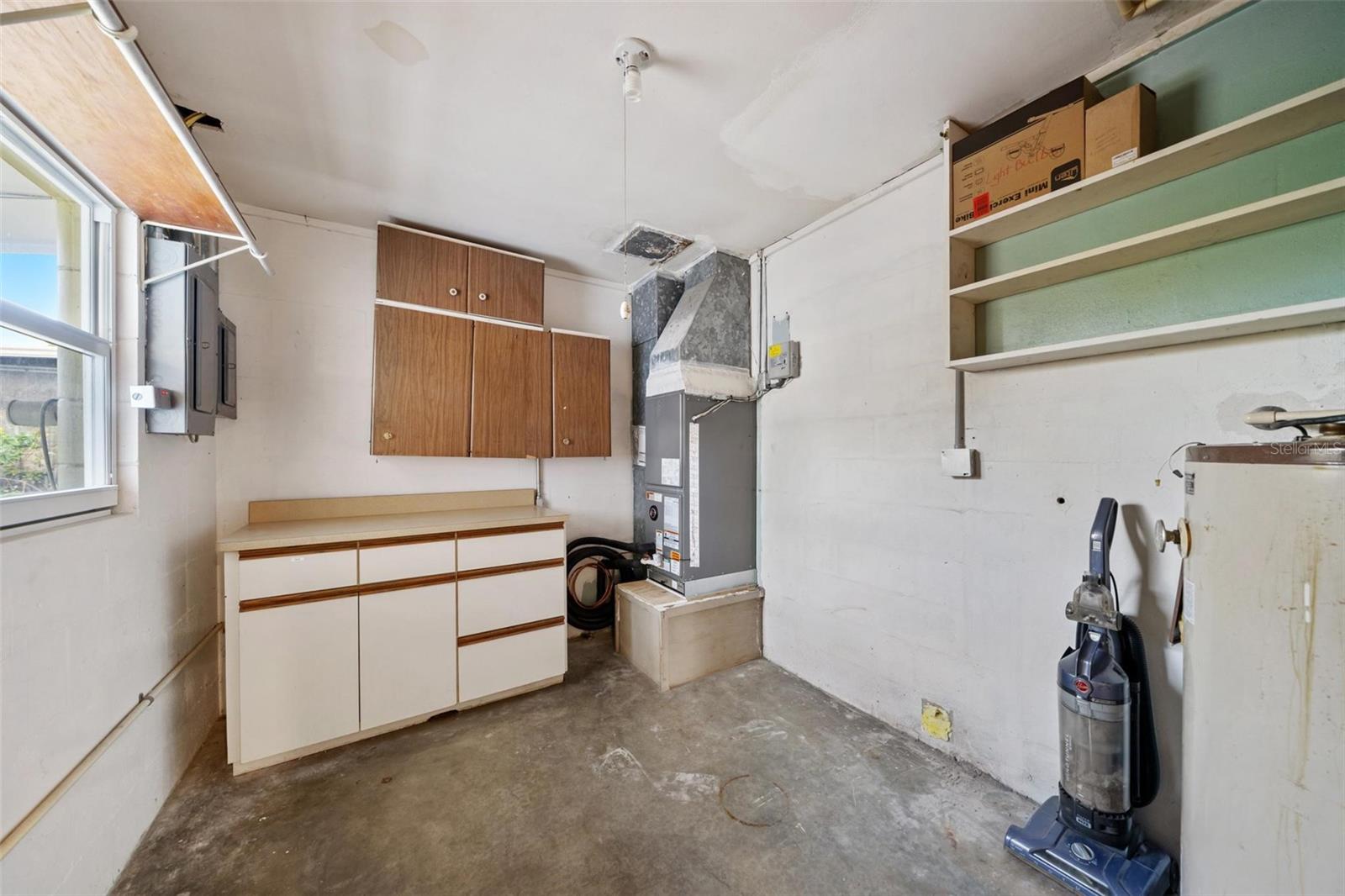 112 ALBA ST E