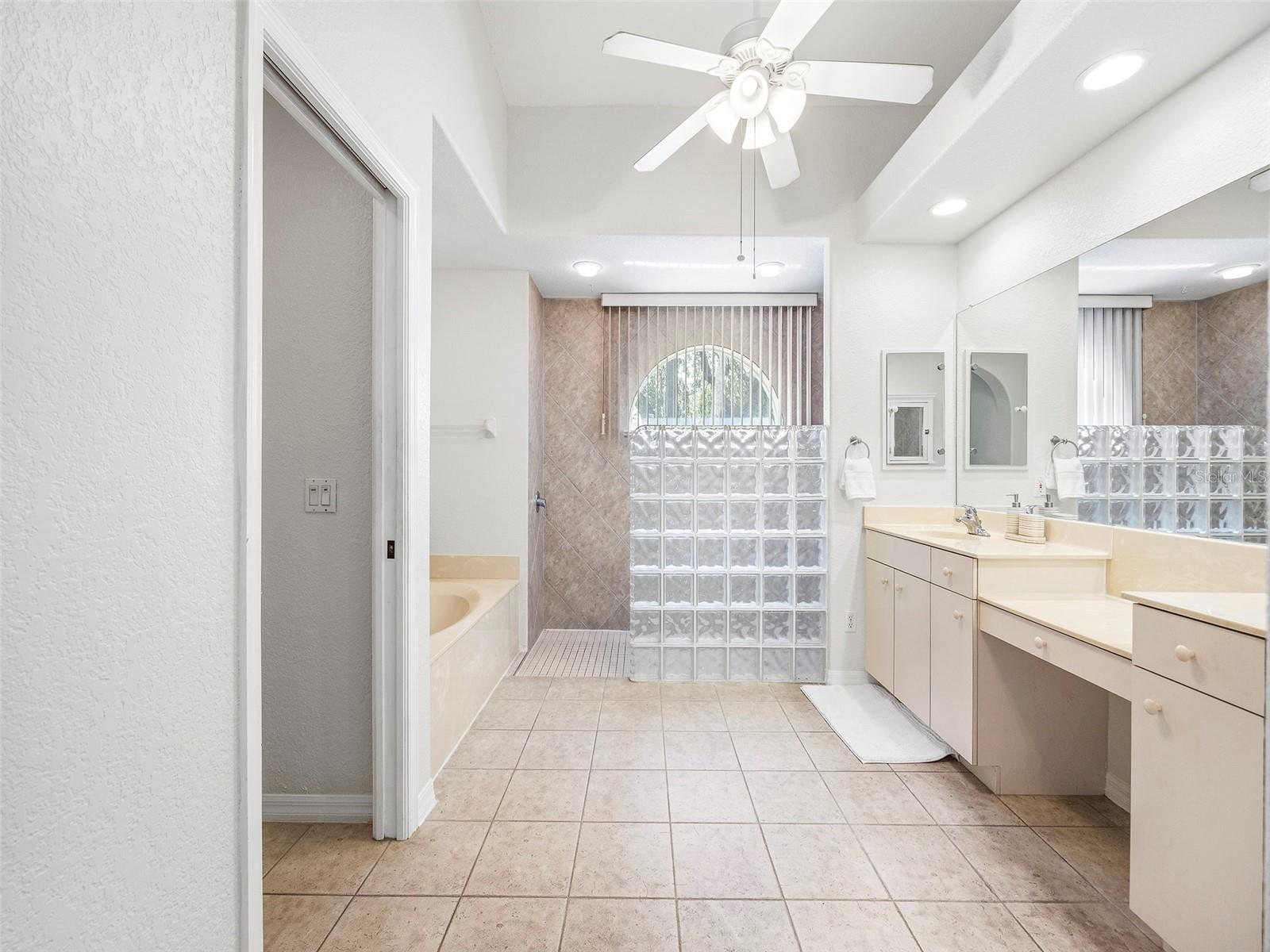 195 GRAND OAK CIR