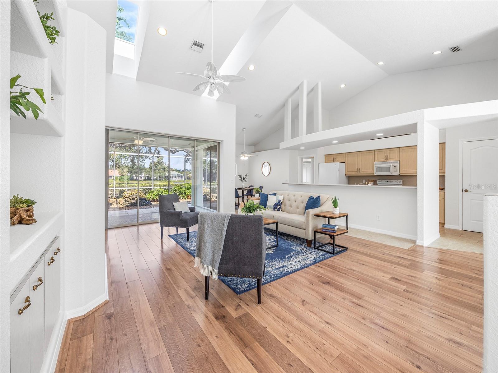 195 GRAND OAK CIR