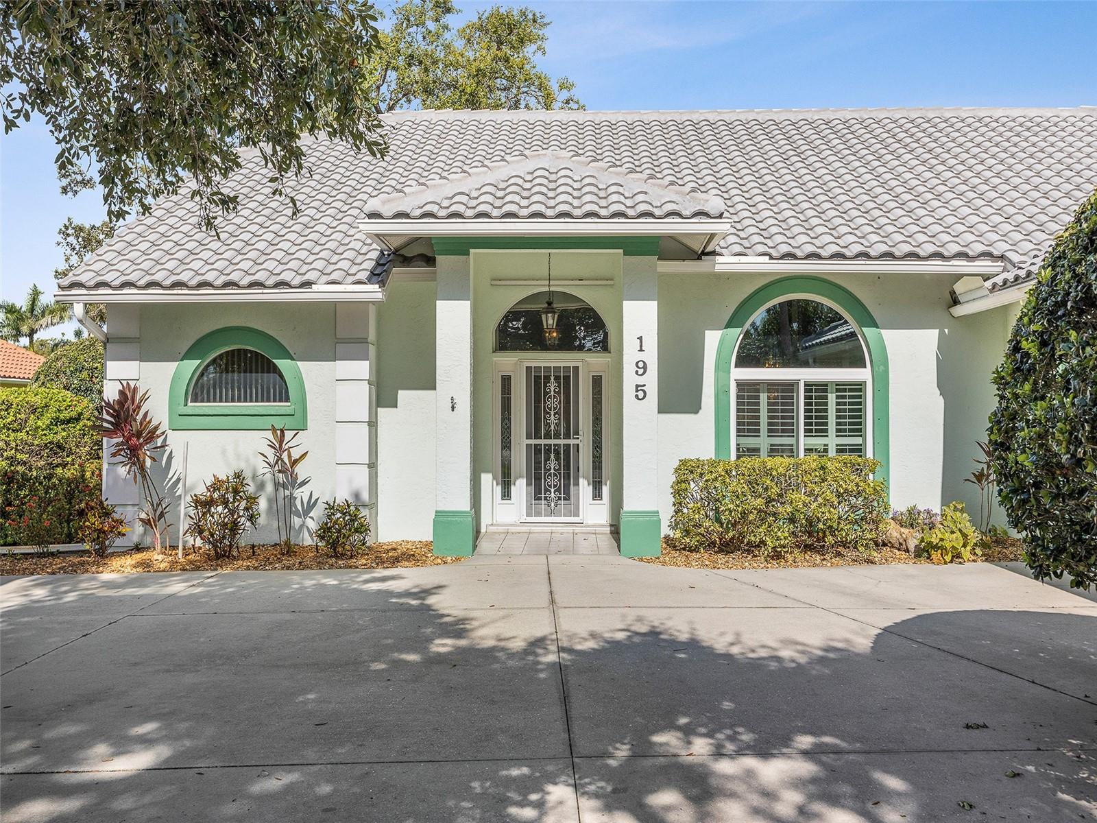 195 GRAND OAK CIR