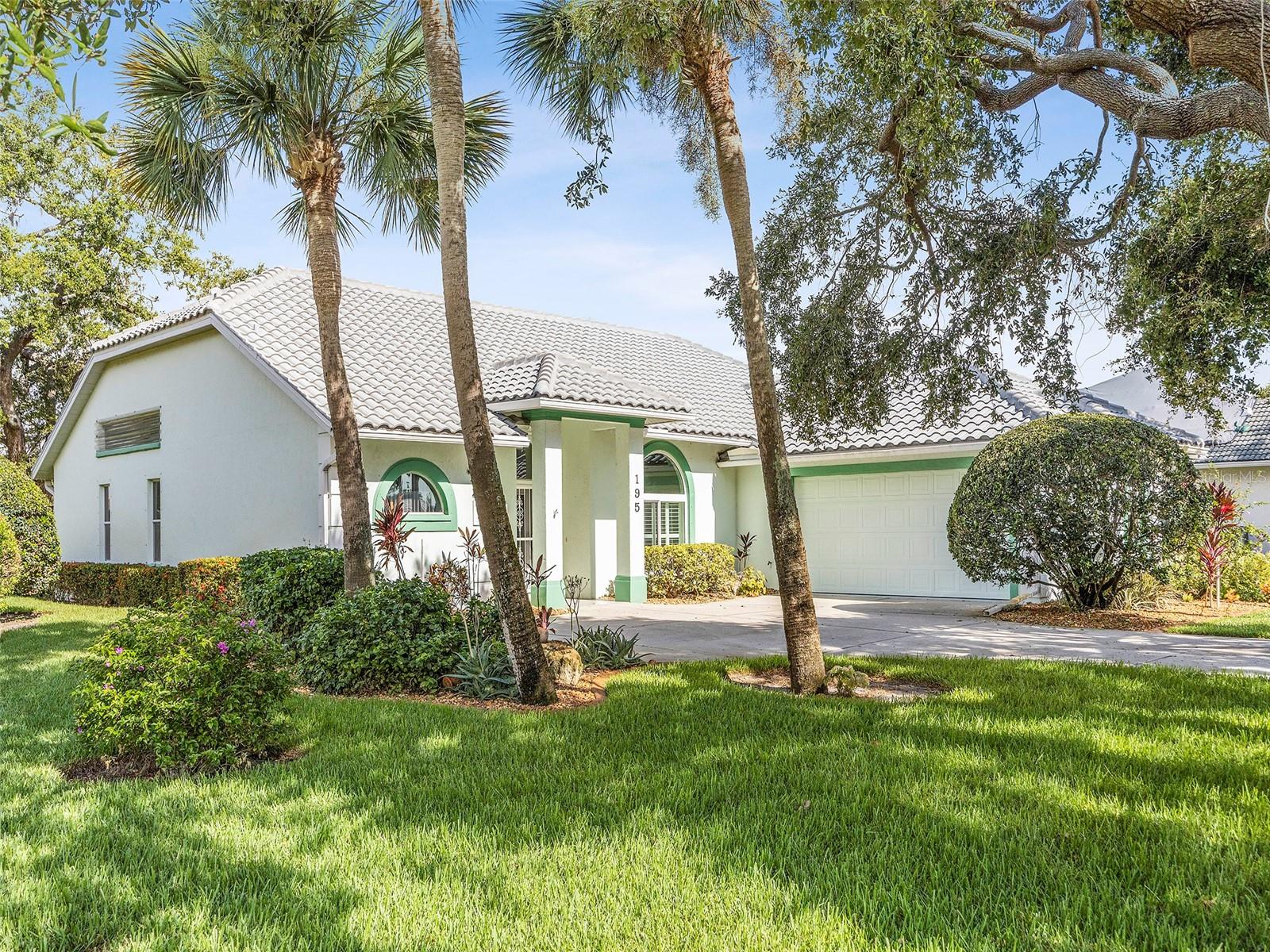195 GRAND OAK CIR