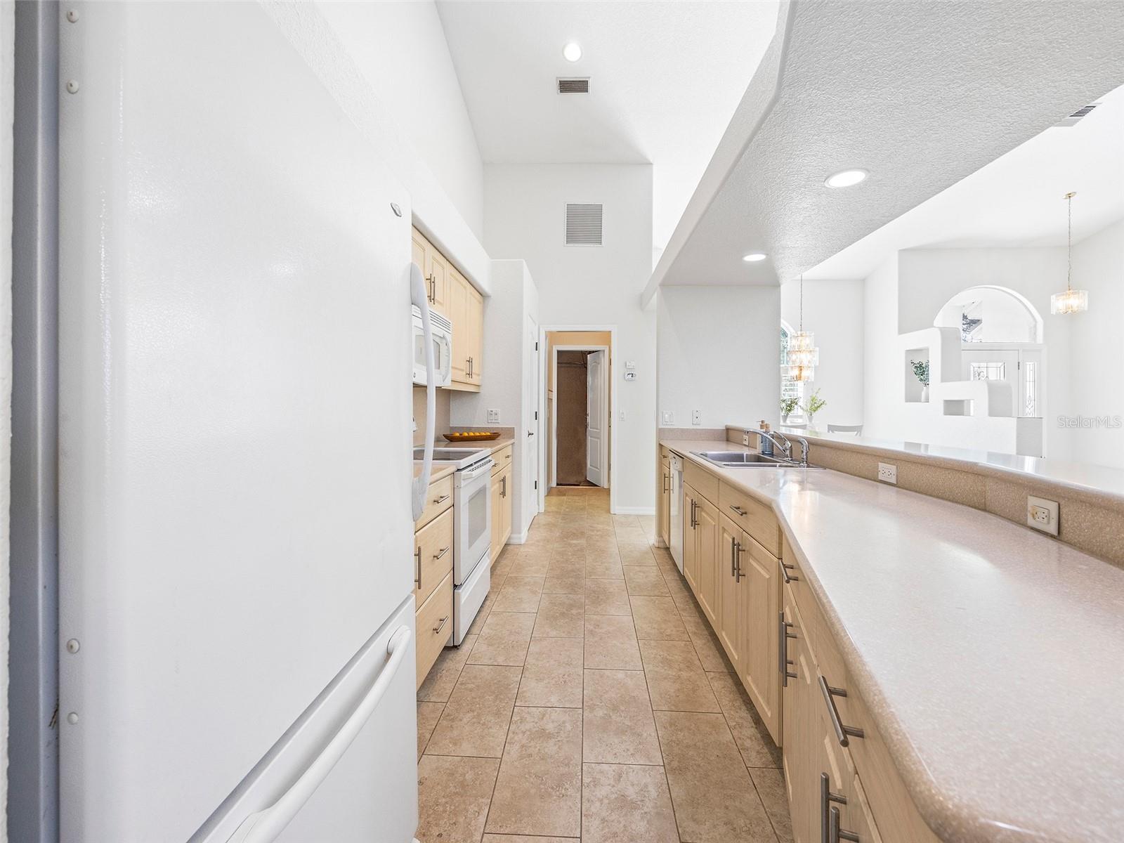 195 GRAND OAK CIR