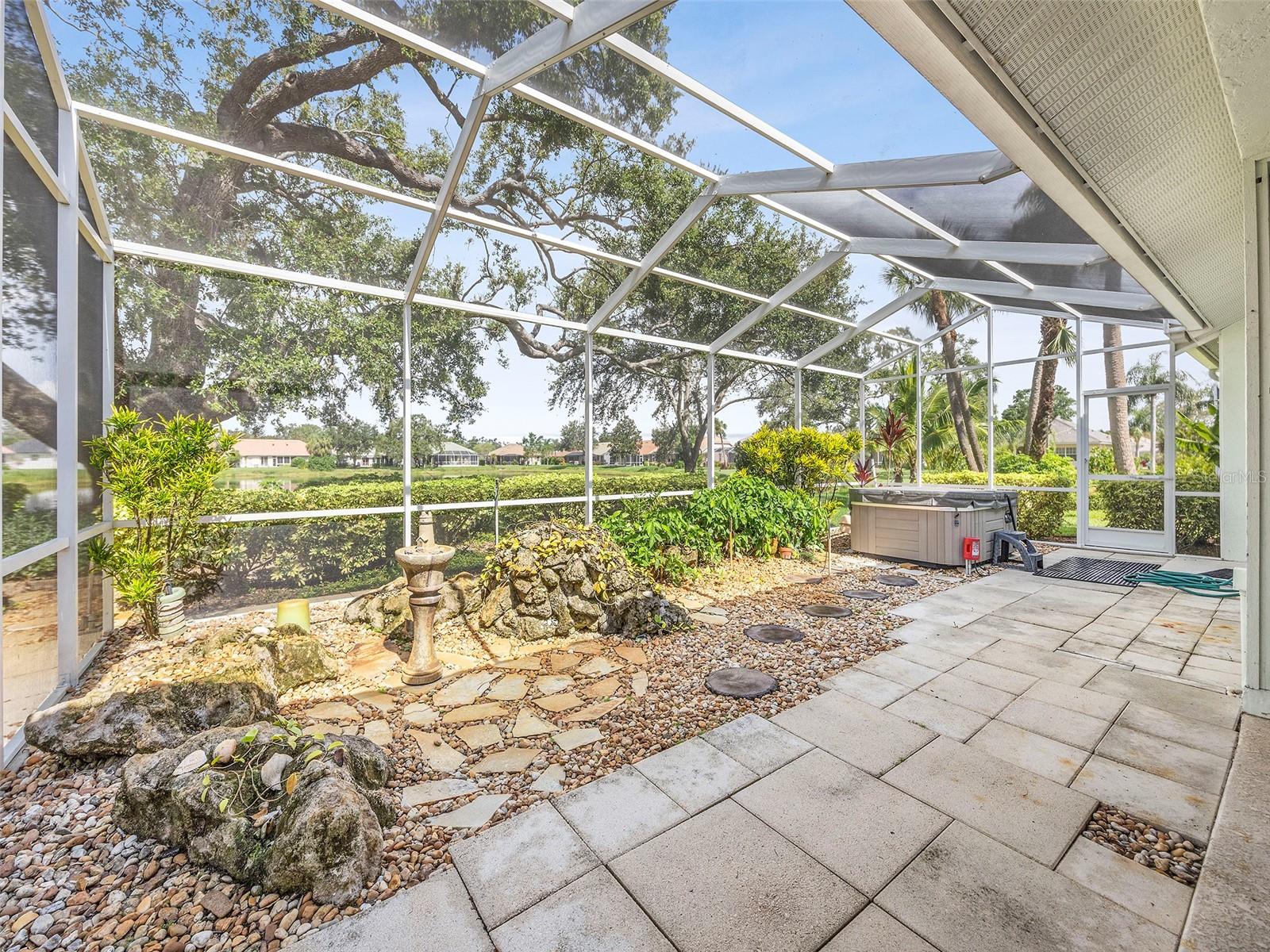 195 GRAND OAK CIR