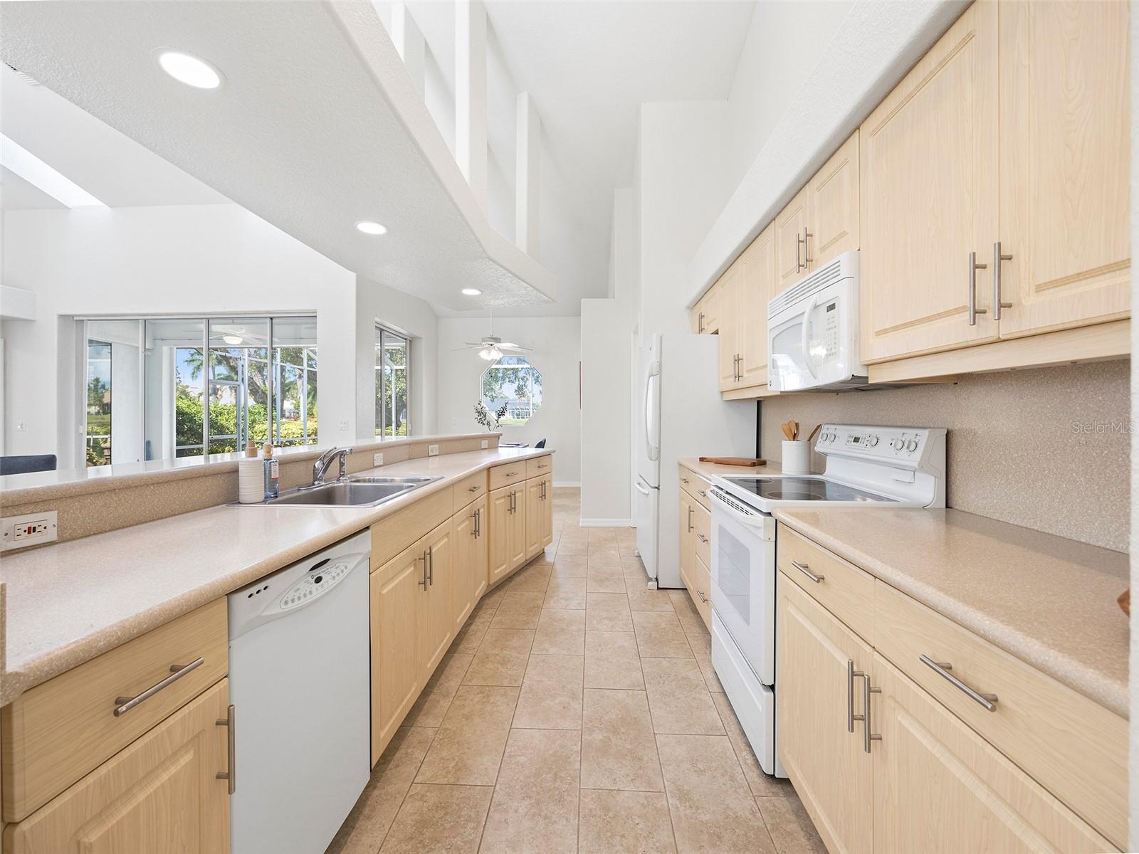 195 GRAND OAK CIR