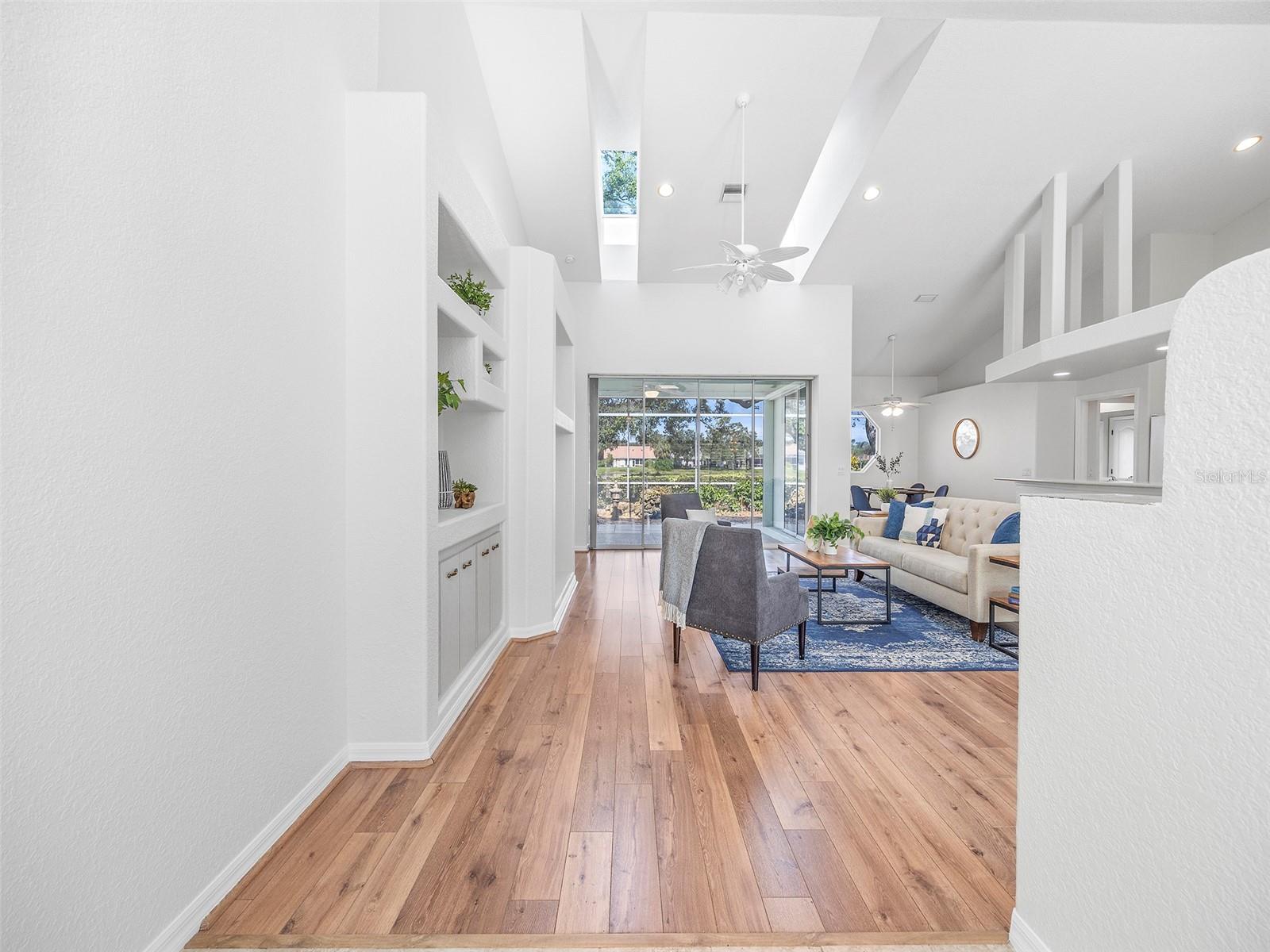 195 GRAND OAK CIR