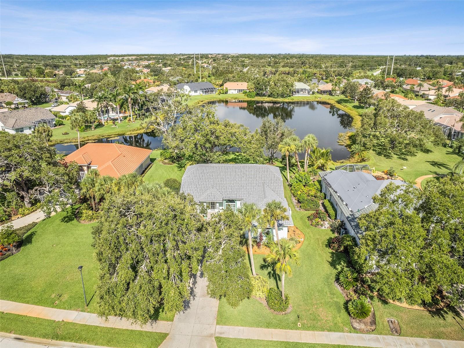 195 GRAND OAK CIR