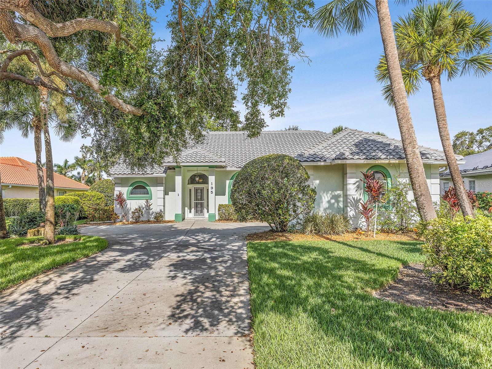 195 GRAND OAK CIR