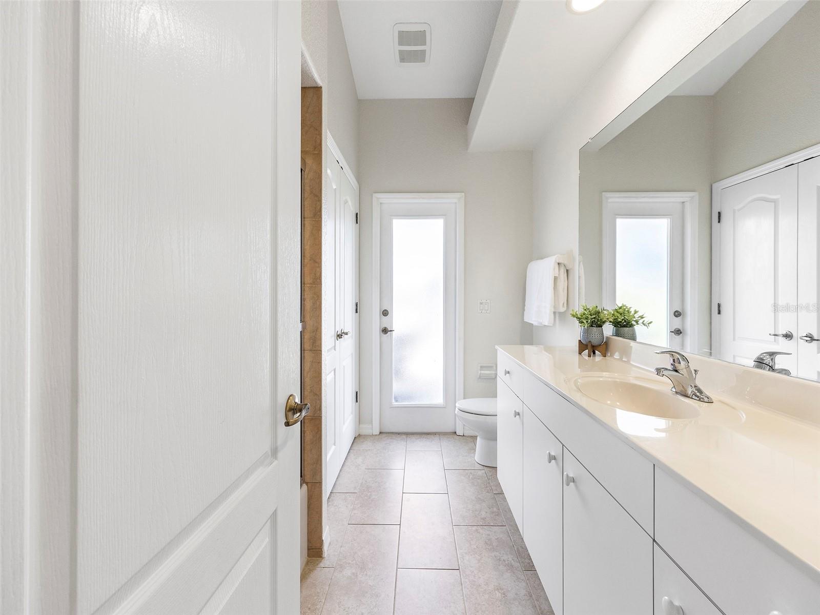 195 GRAND OAK CIR