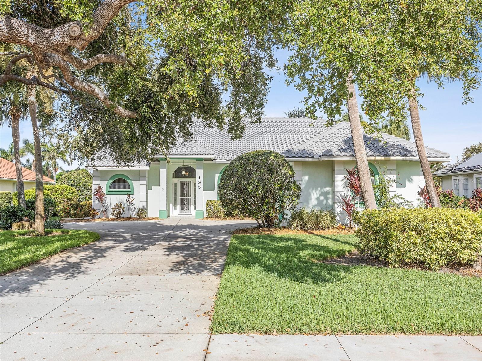 195 GRAND OAK CIR