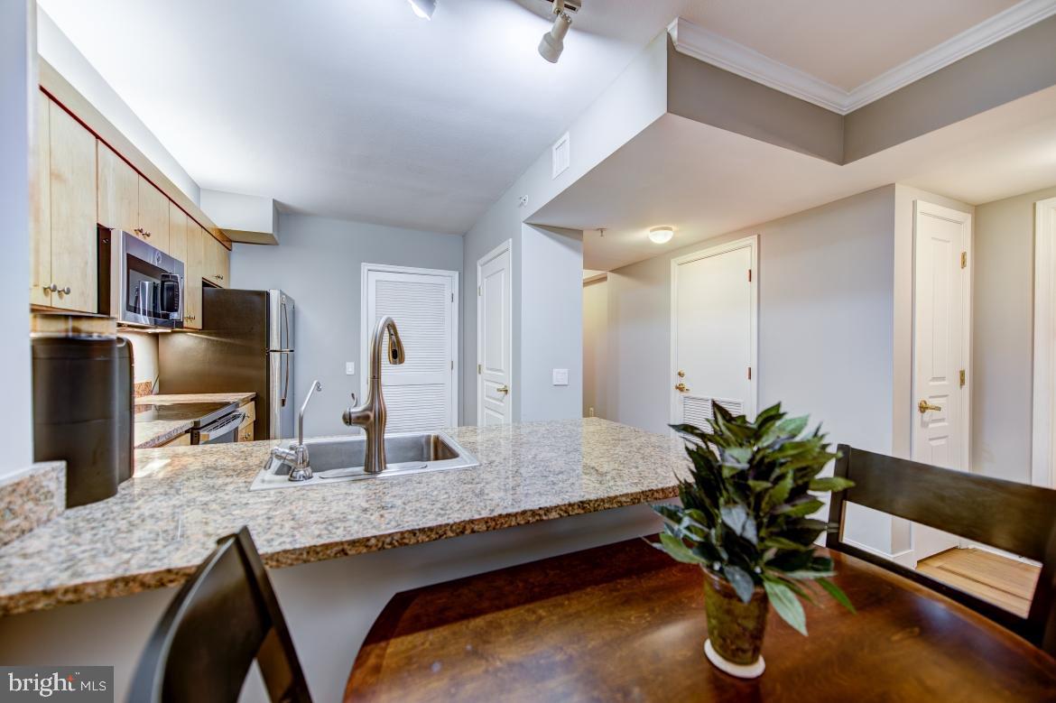 616 E STREET NW Unit: 809