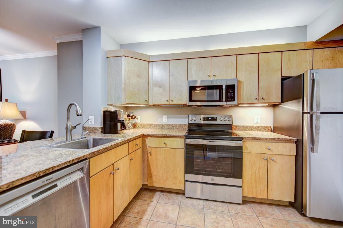 616 E STREET NW Unit: 809