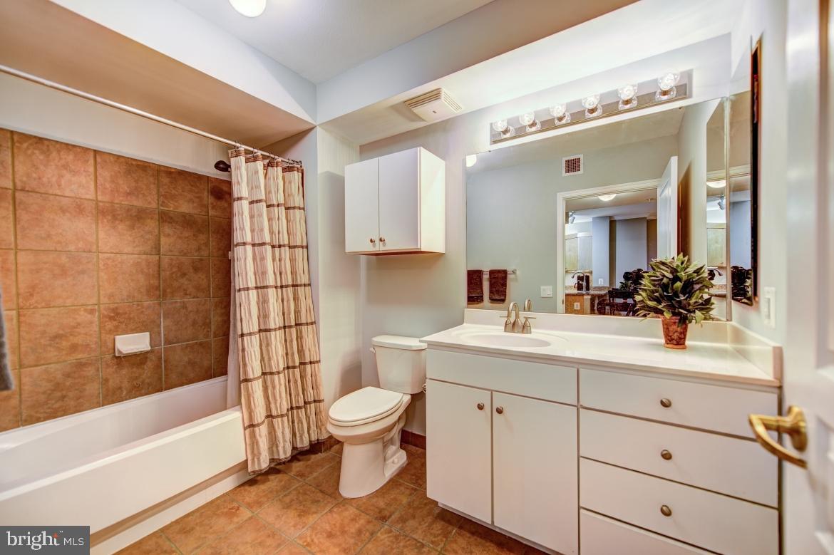 616 E STREET NW Unit: 809
