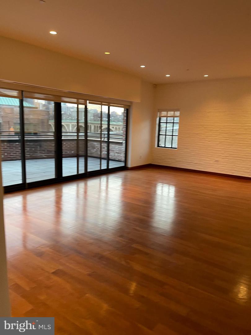 3336 CADYS ALLEY NW Unit: 201