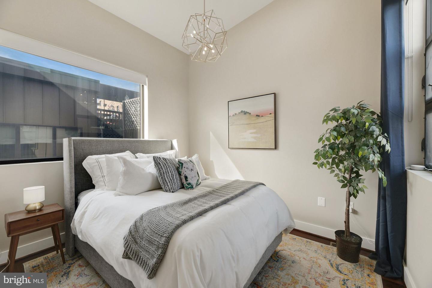 1215 N STREET NW Unit: 8