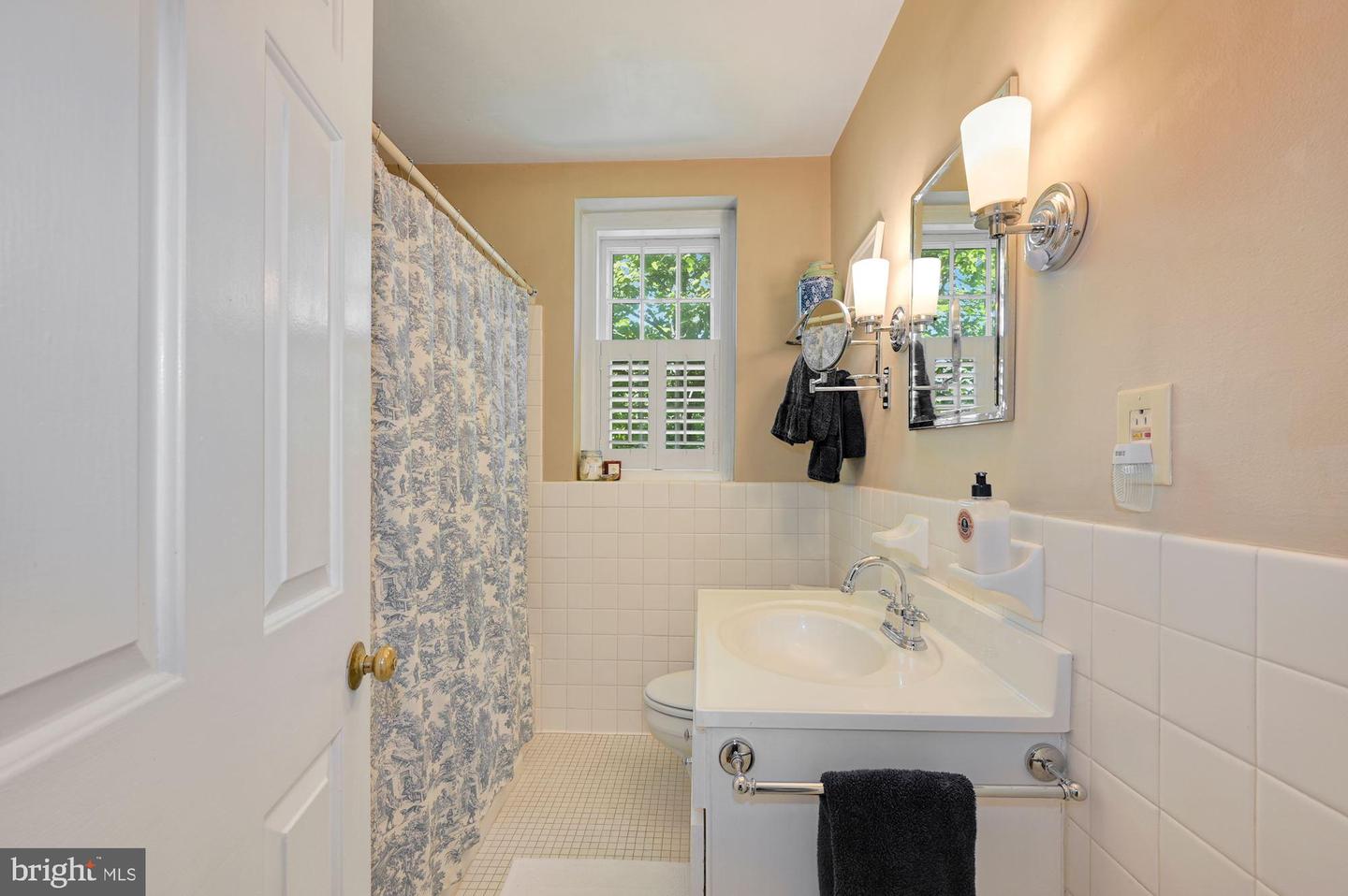 3864 PORTER STREET NW Unit: B362