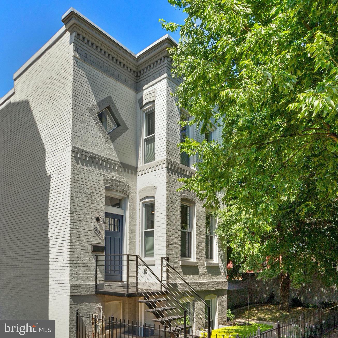 1203 MORSE STREET NE