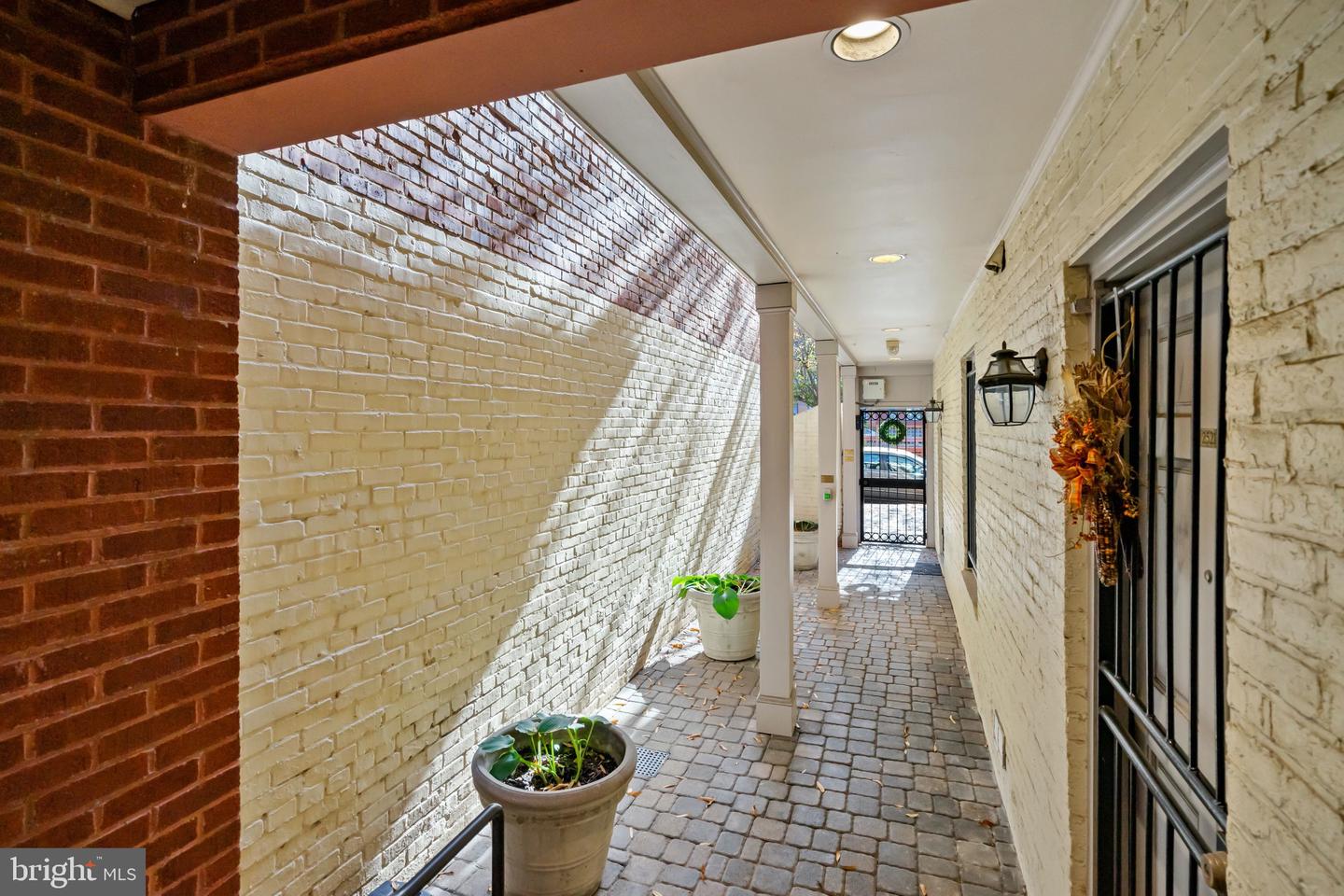 2527 K STREET NW